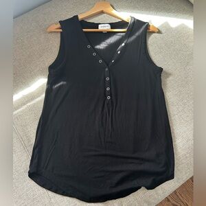 Evereve Black V-Neck Tank Top